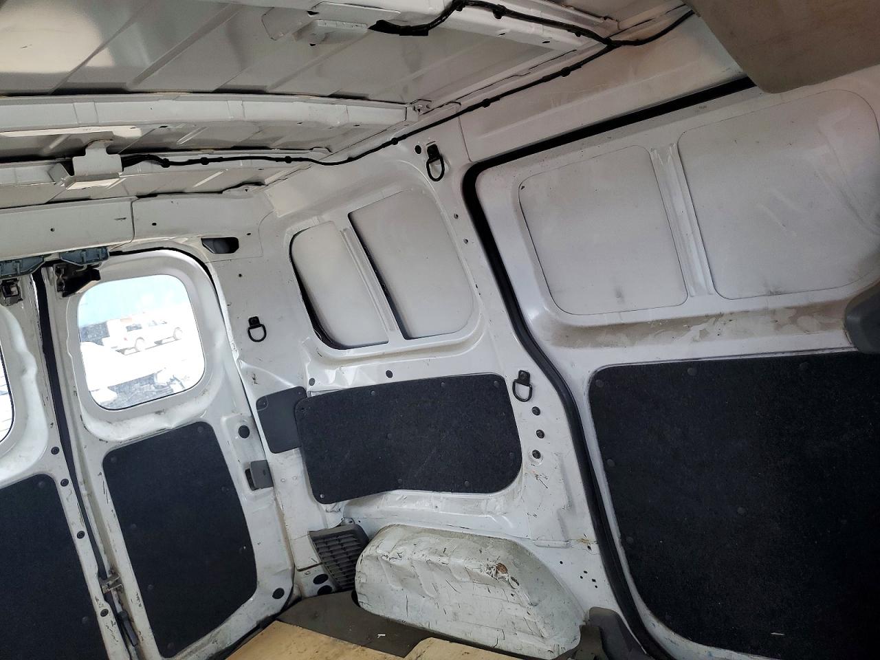 Nissan Nv
