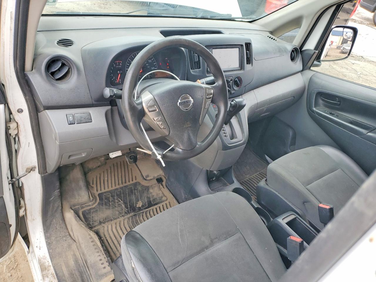 Nissan Nv