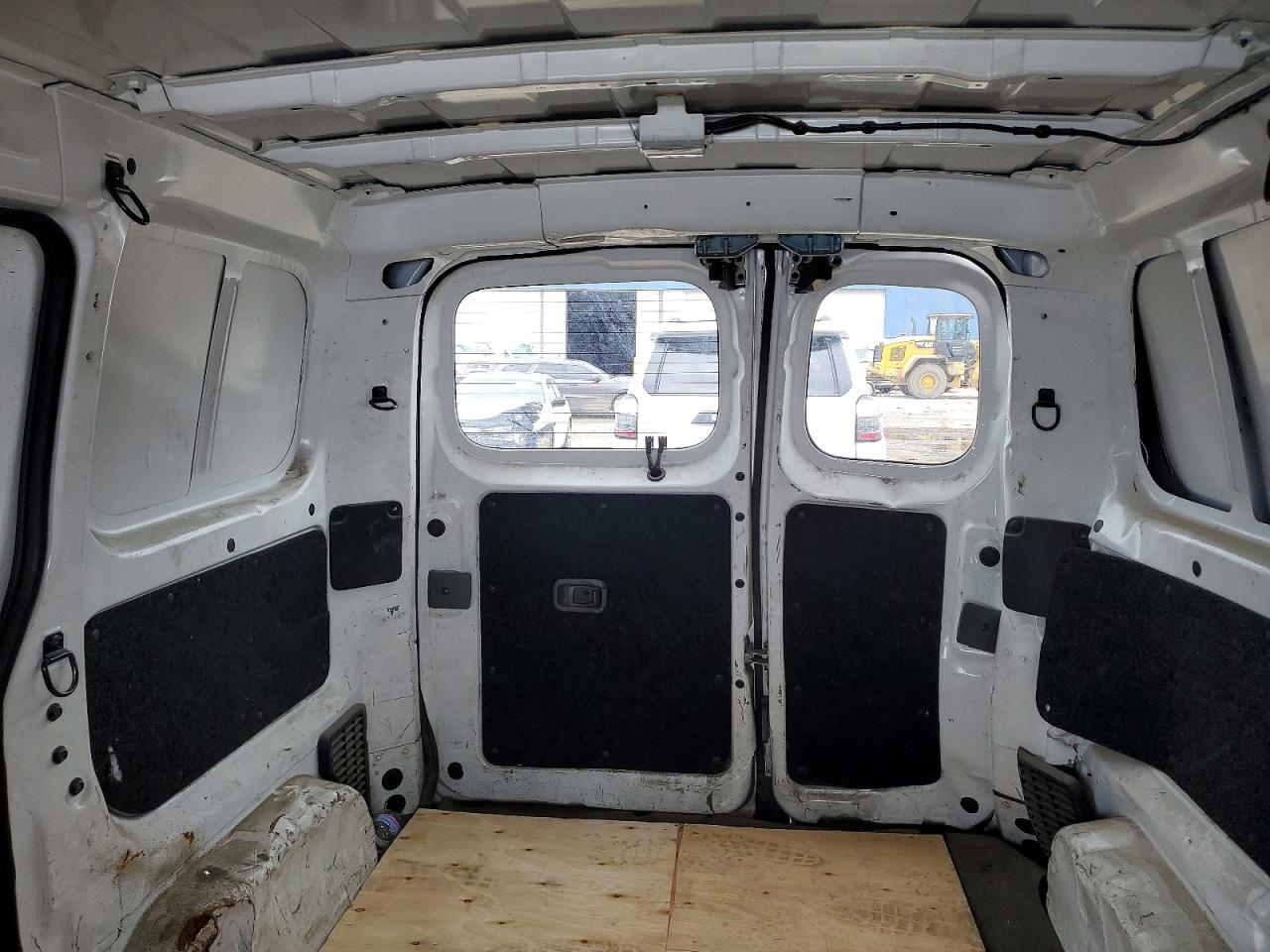 Nissan Nv