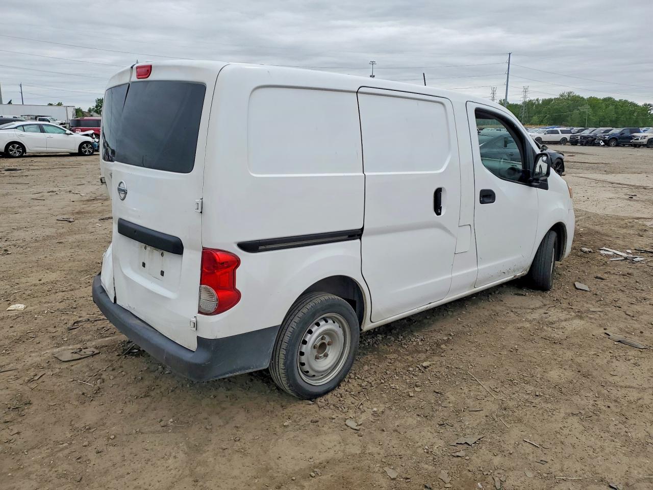 Nissan Nv