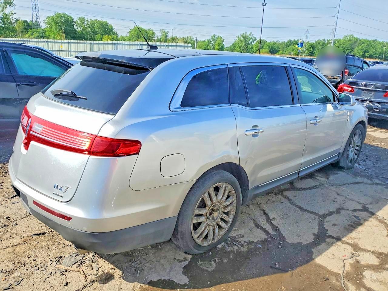 Lincoln MKT