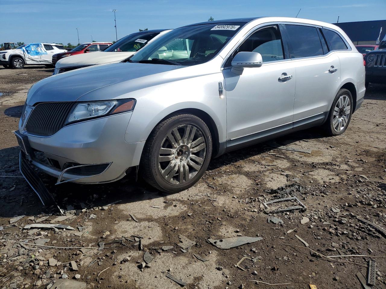 Salvage Lincoln MKT Image