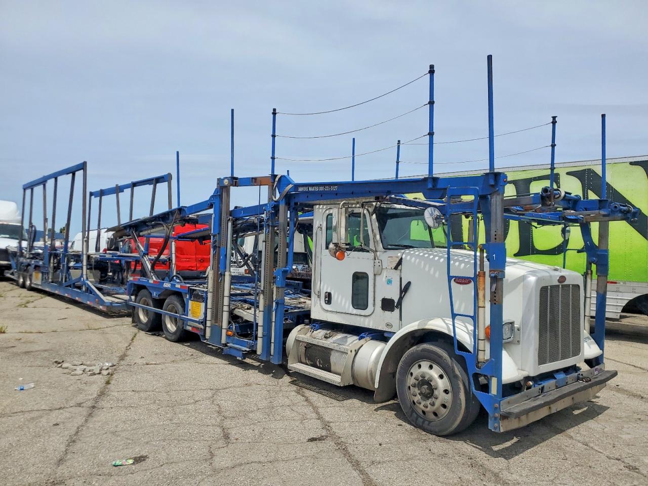 Salvage Peterbilt 365 Image