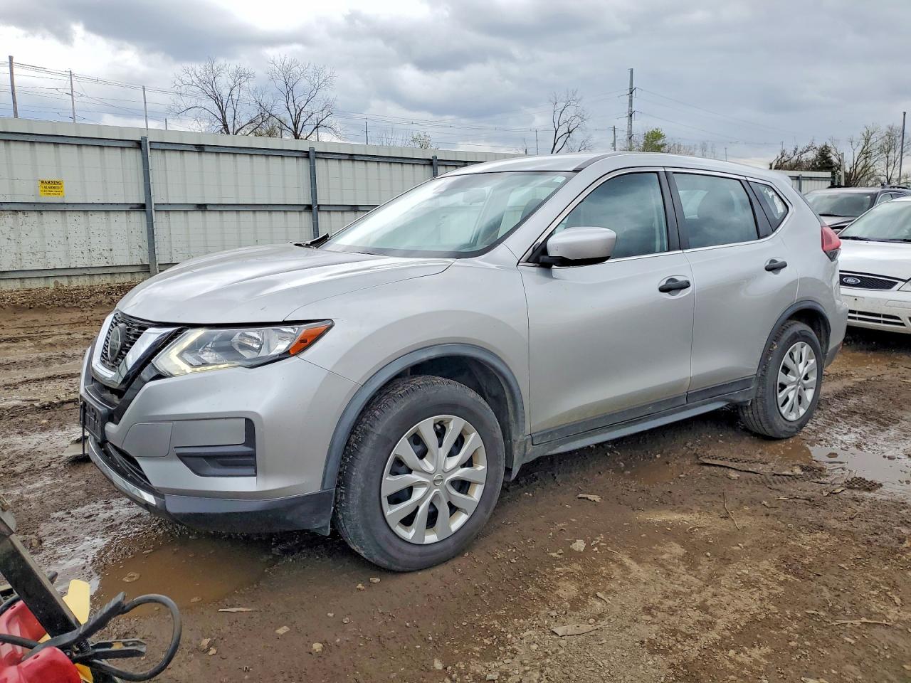 Salvage Nissan Rogue Image