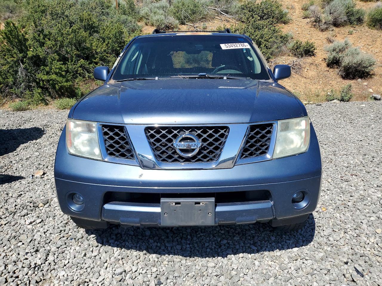 Nissan Pathfinder Xe