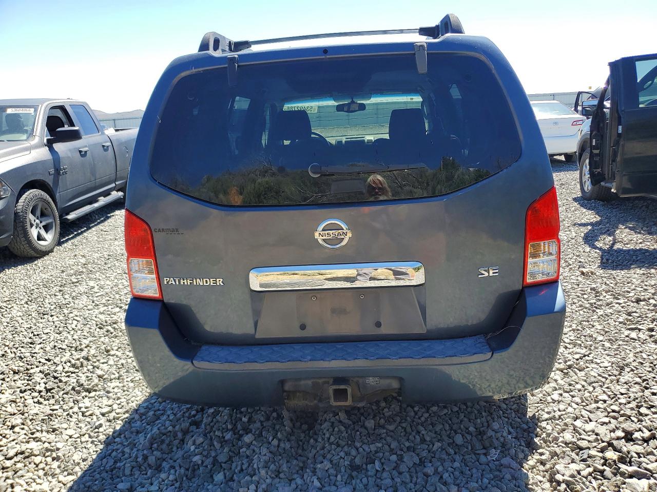 Nissan Pathfinder Xe