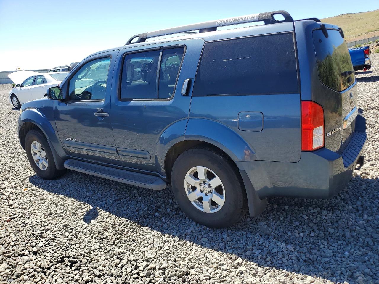 Nissan Pathfinder Xe