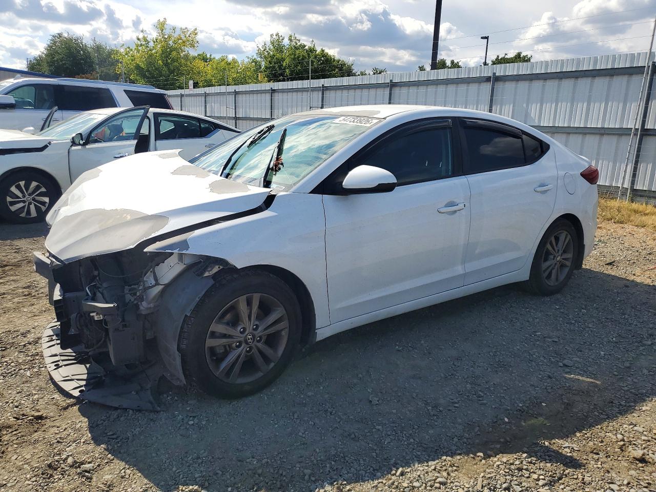 Salvage Hyundai ELANTRA Image