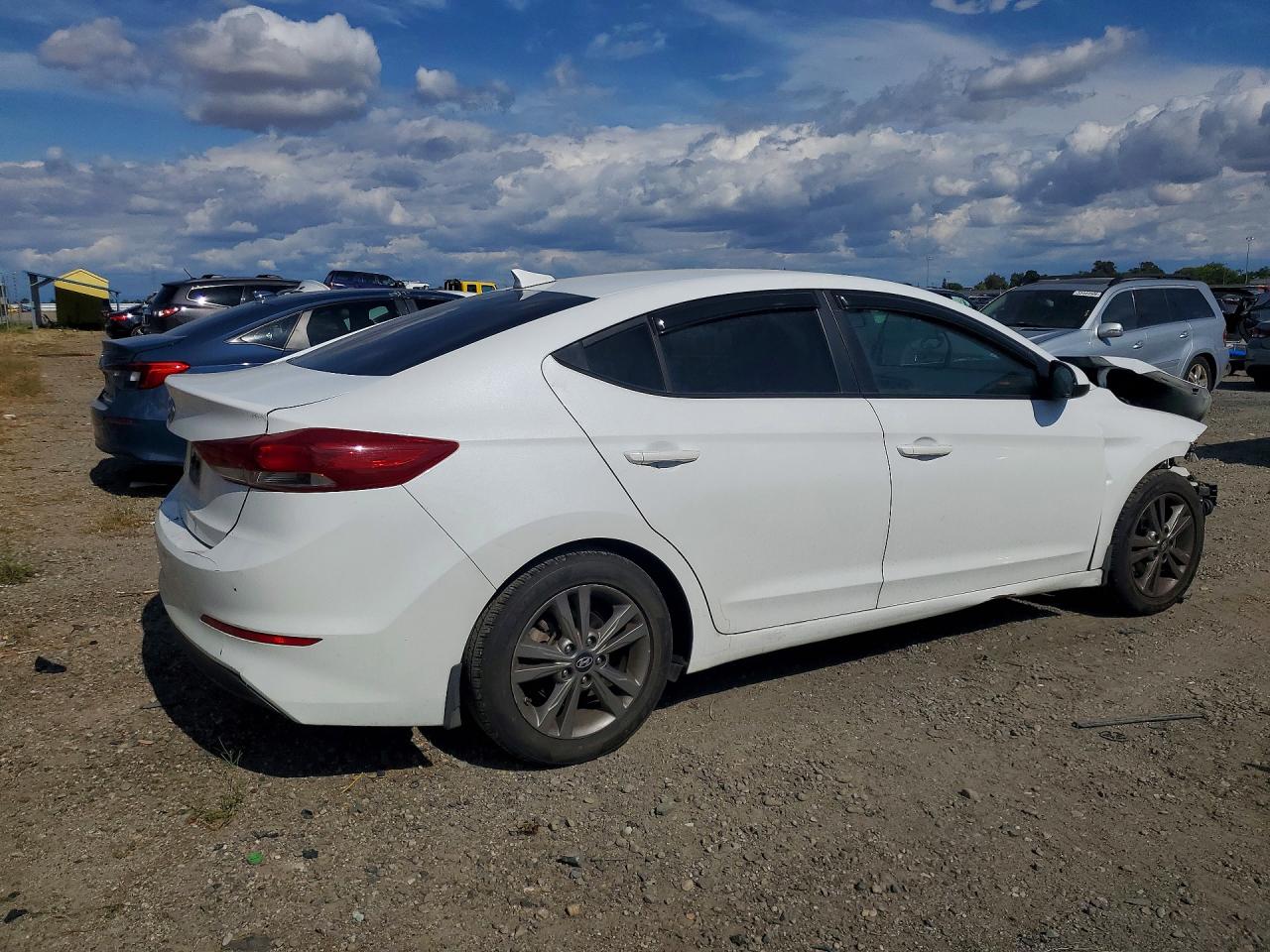 Hyundai ELANTRA Sel
