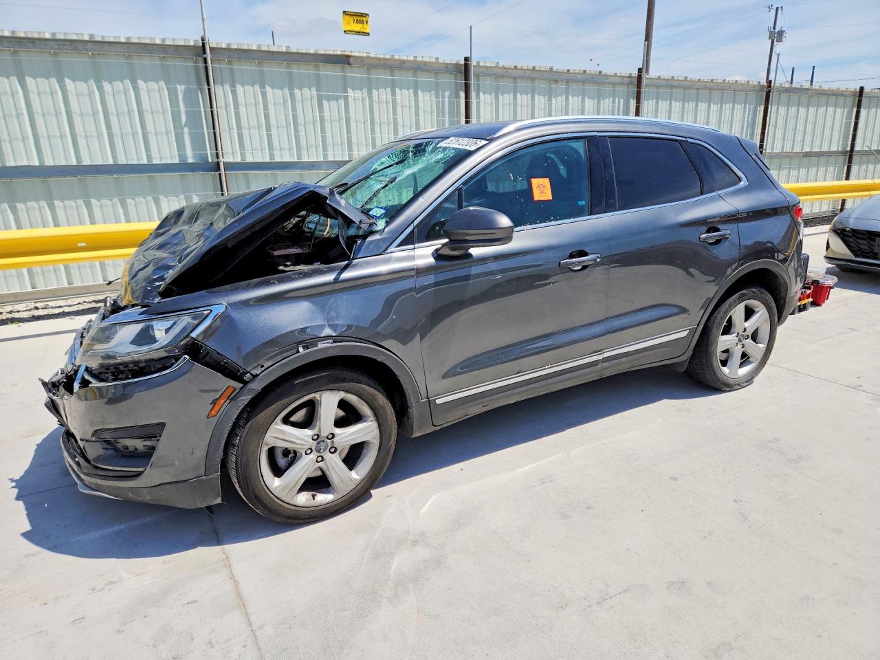 Salvage Lincoln MKC Image