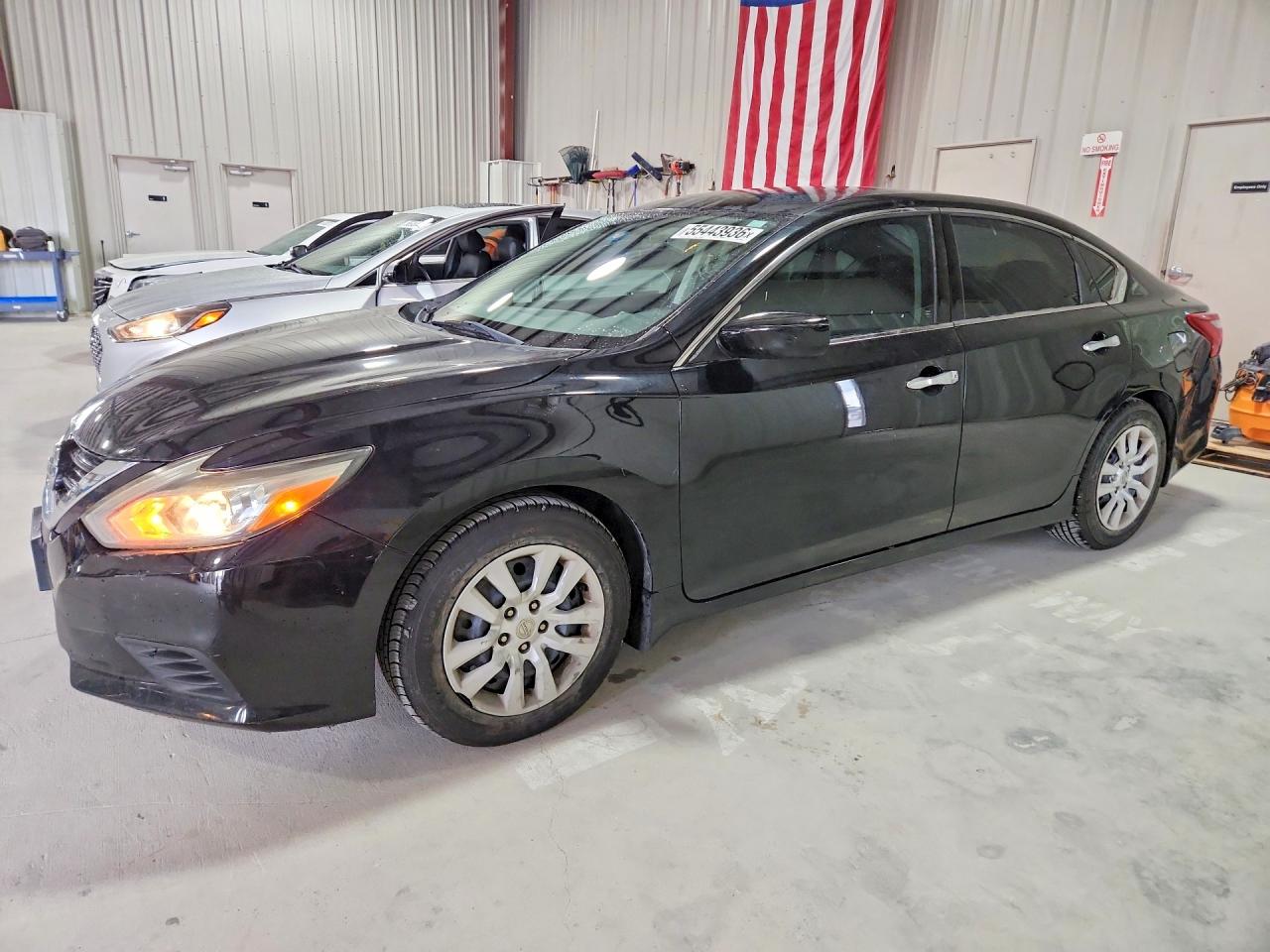 Salvage Nissan Altima Image