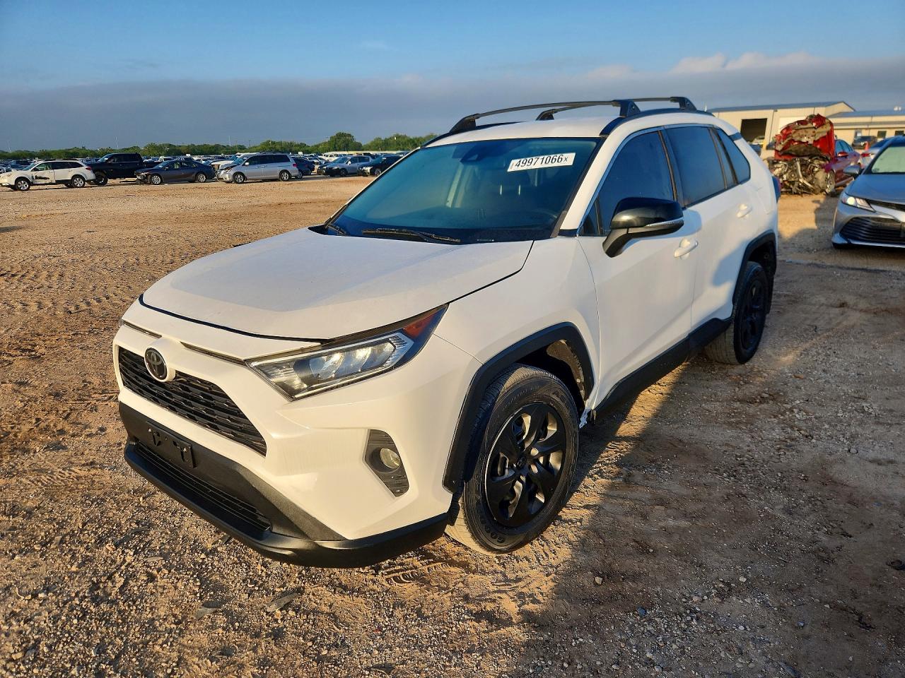 Salvage Toyota RAV4 Image