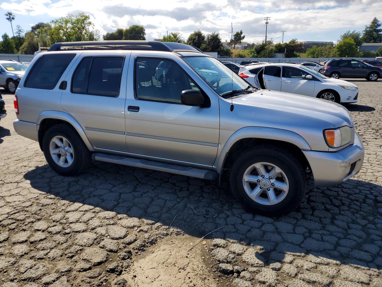 Nissan Pathfinder Se