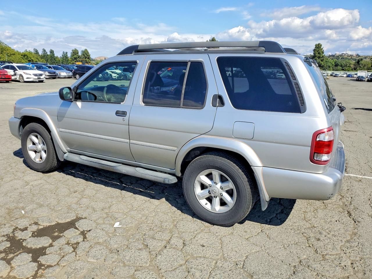 Nissan Pathfinder Se