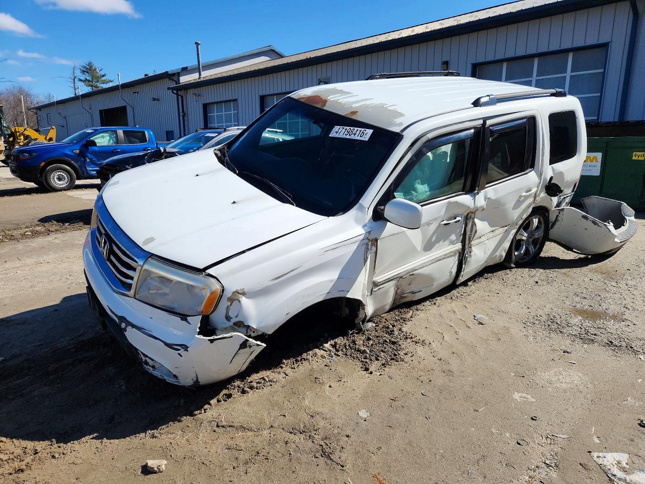 Salvage Honda Pilot Image