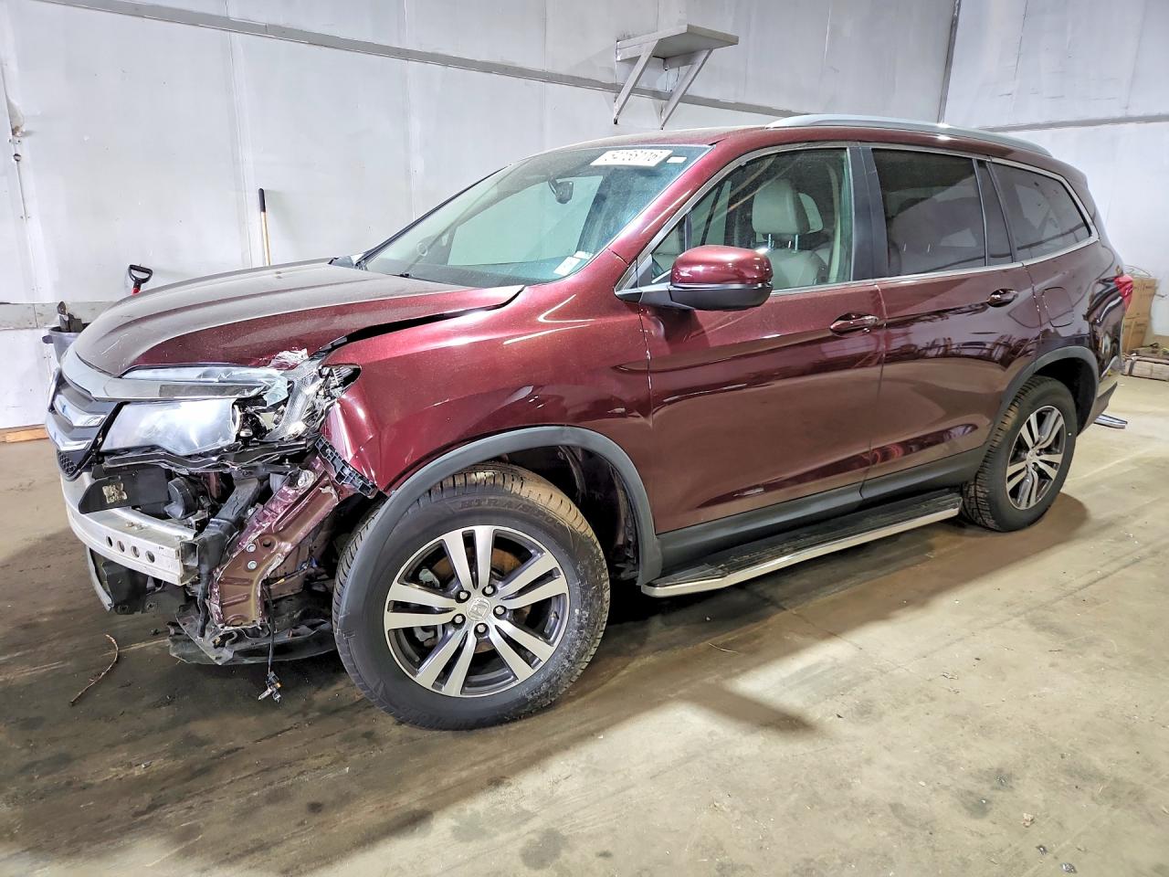 Salvage Honda Pilot Image
