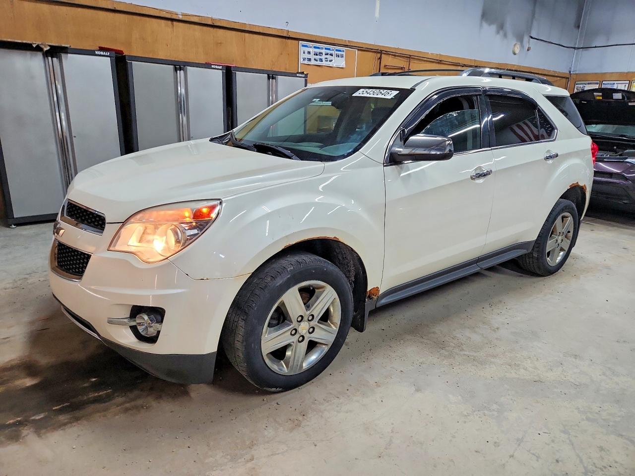 Salvage Chevrolet Equinox Image