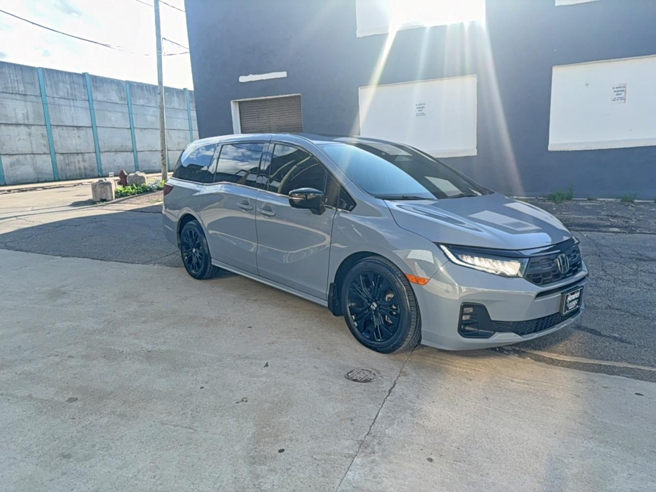 Salvage Honda Odyssey Image
