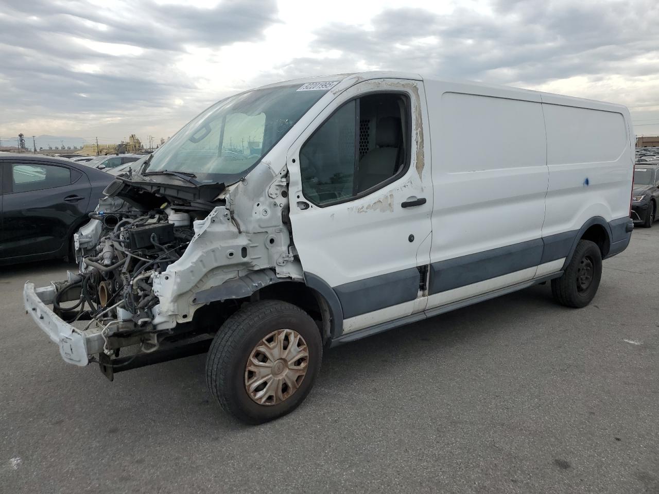 Salvage Ford Transit Image