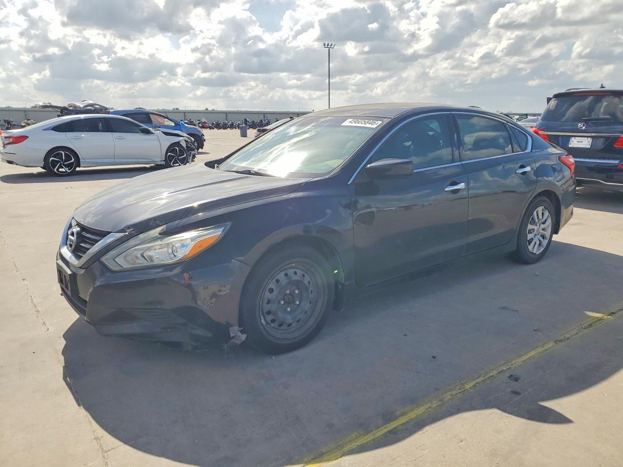Salvage Nissan Altima Image