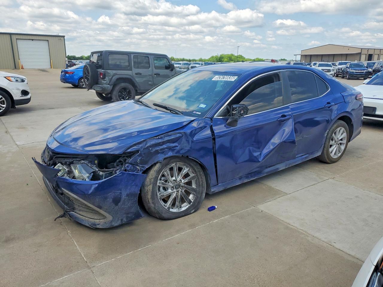Salvage Toyota Camry Image