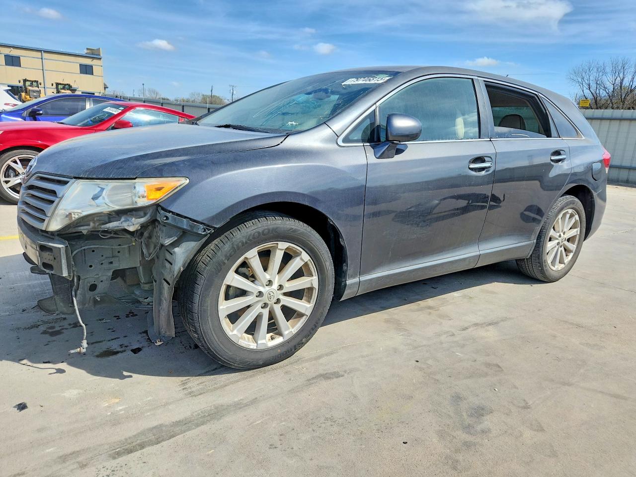 Salvage Toyota Venza Image
