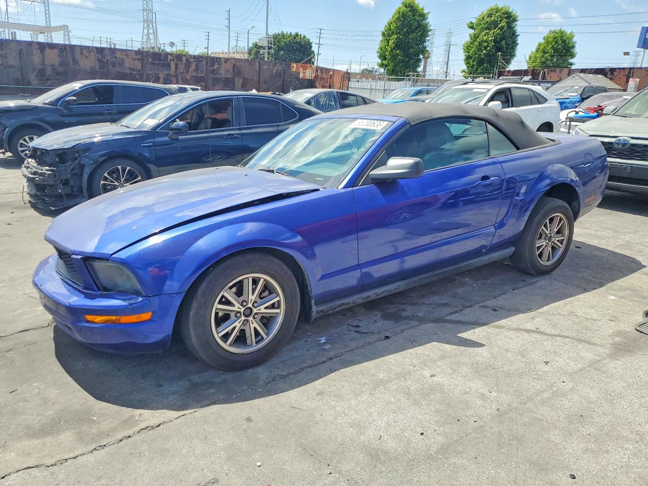 Salvage Ford Mustang Image