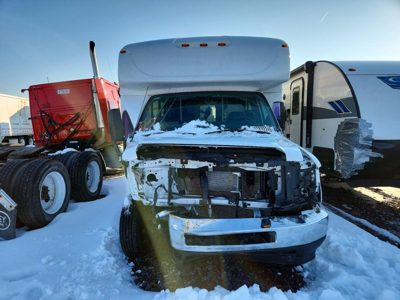 Ford Econoline E450 Super Duty Cutaway Van