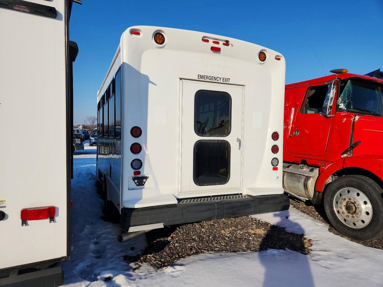 Ford Econoline E450 Super Duty Cutaway Van