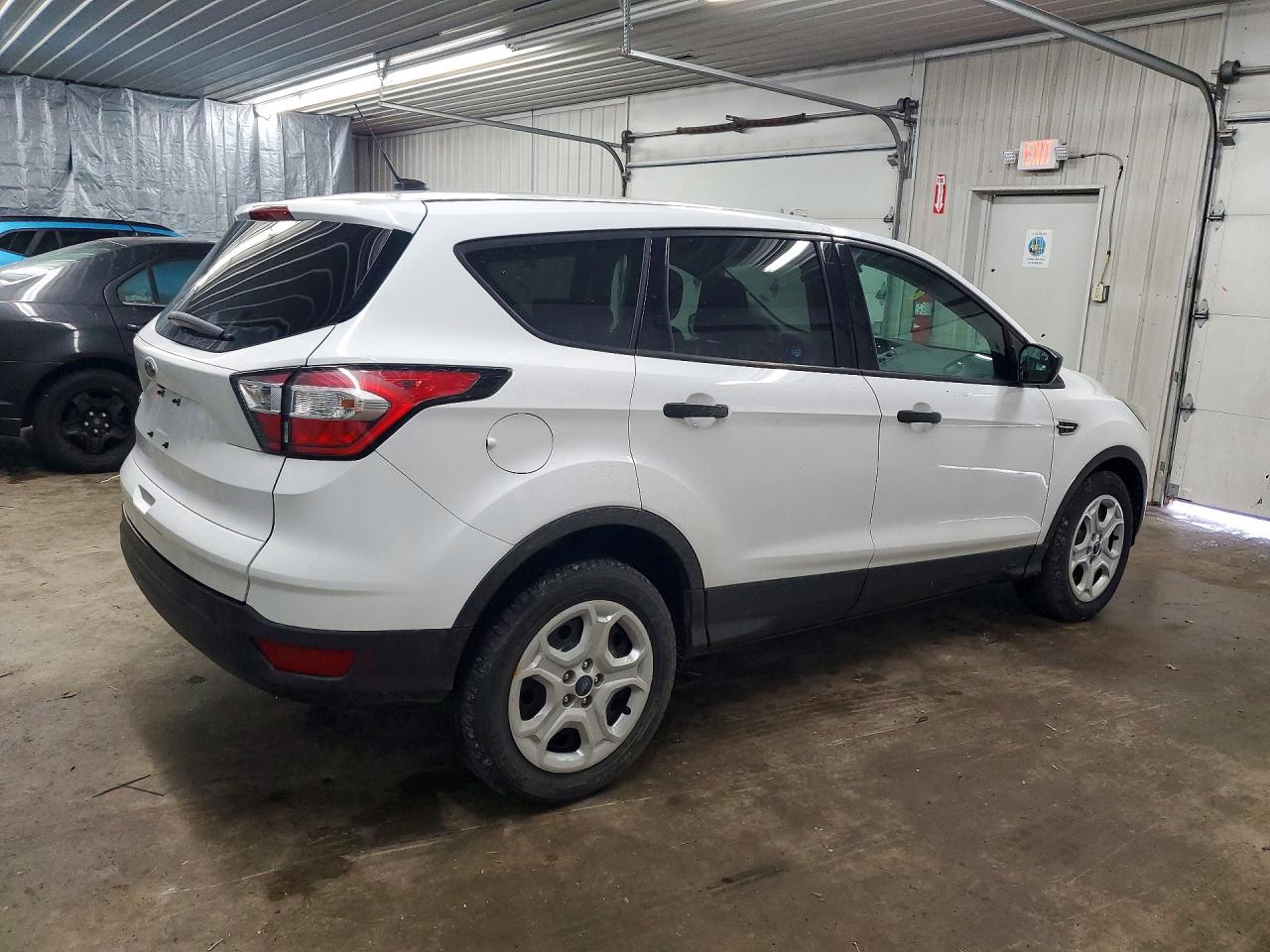 Ford Escape S
