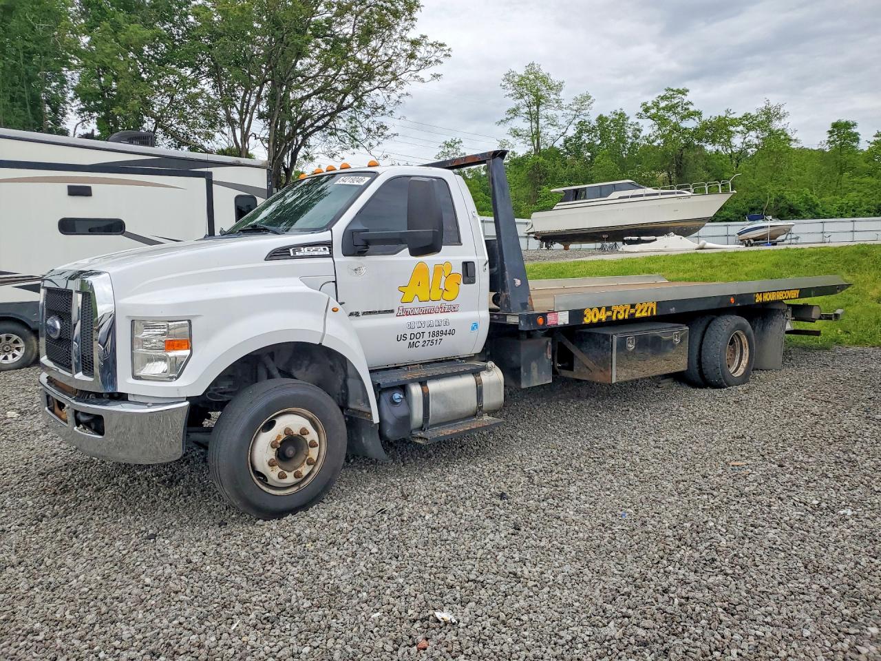 Salvage Ford F-650 Image