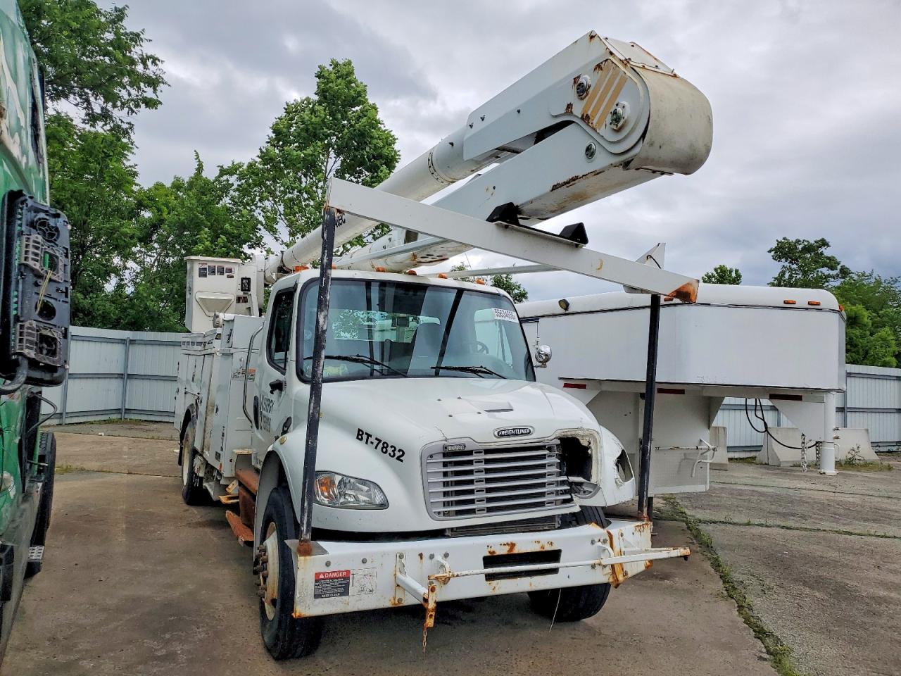 Salvage Freightliner M2 Image