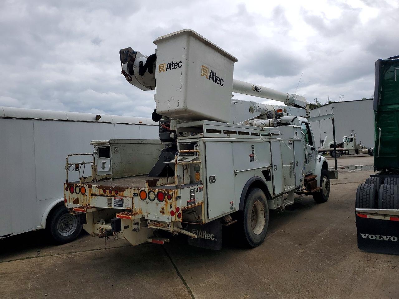 Freightliner M2