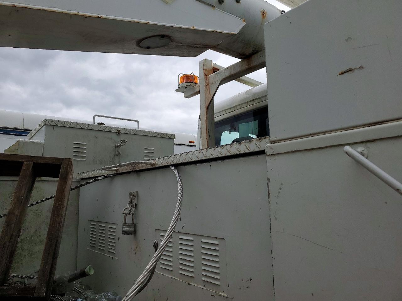 Freightliner M2