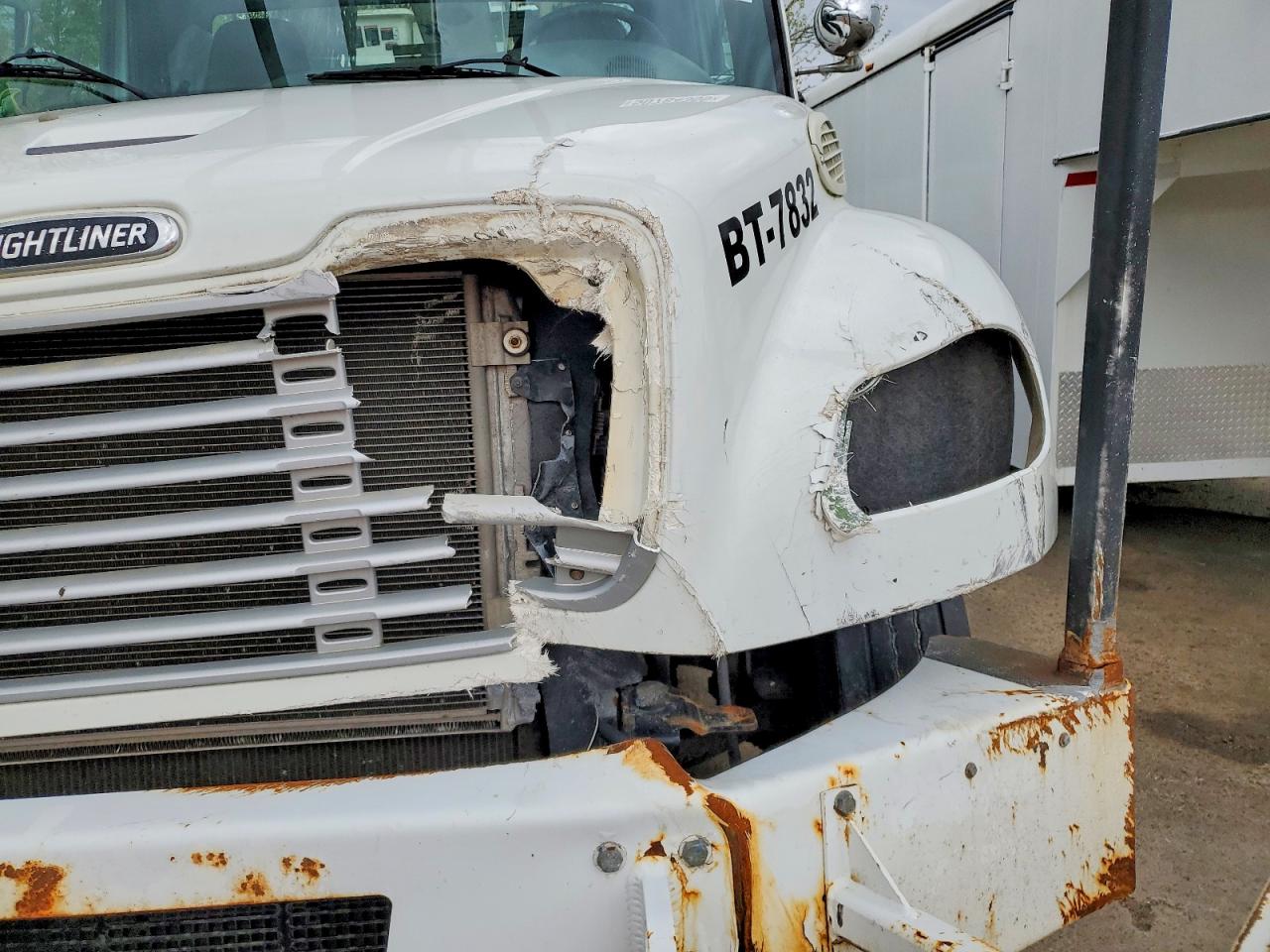 Freightliner M2