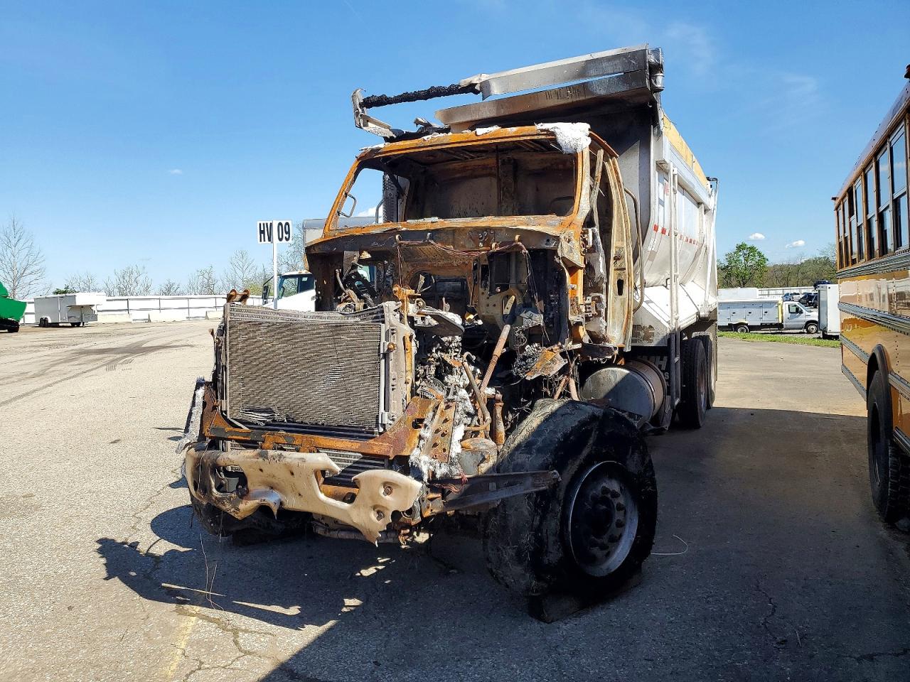 Sterling Truck L 9500