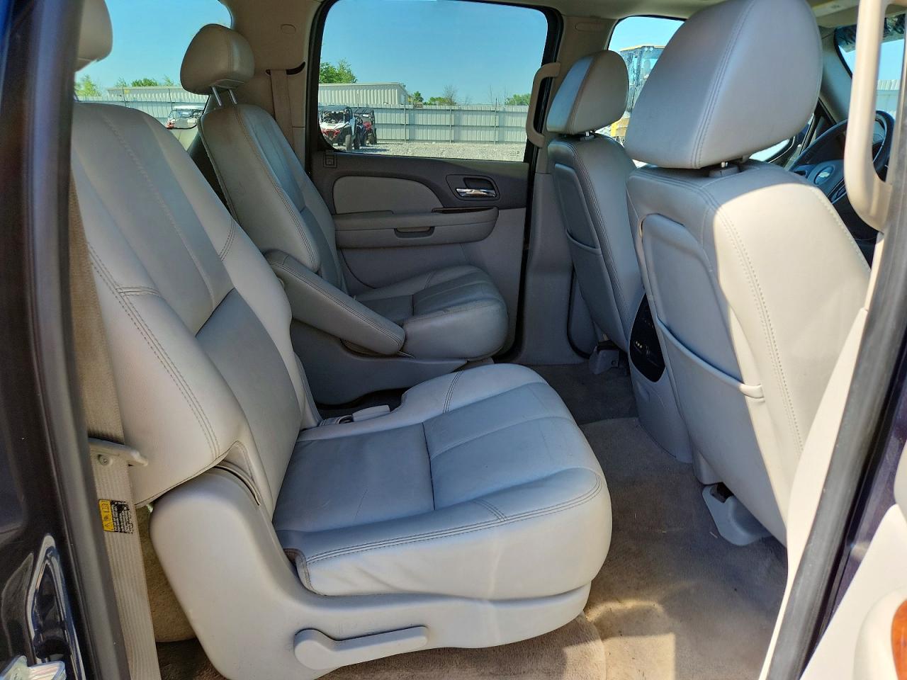 Chevrolet Suburban C1500