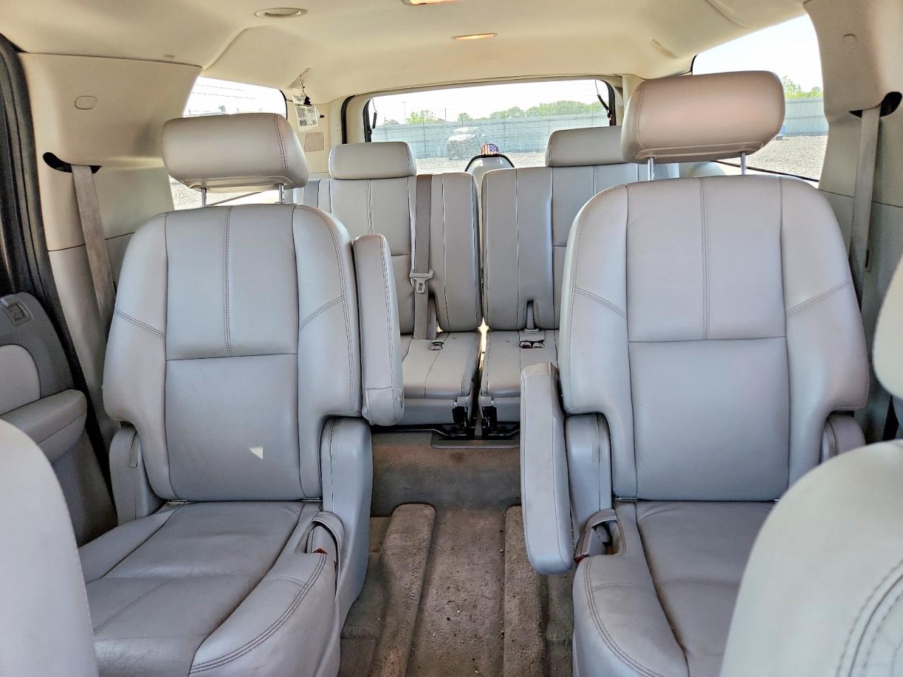 Chevrolet Suburban C1500