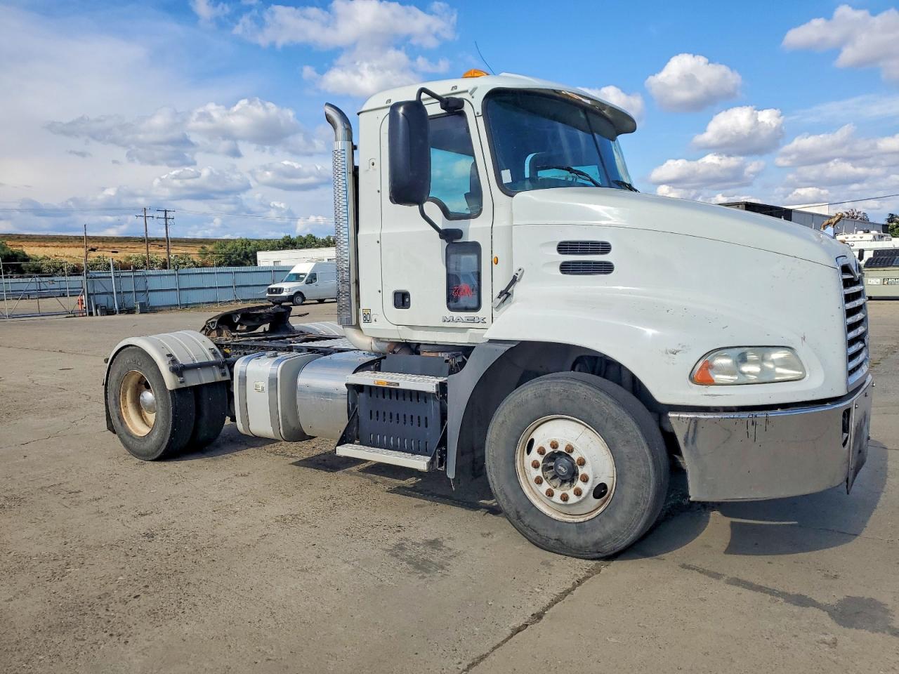 Salvage Mack Other Image