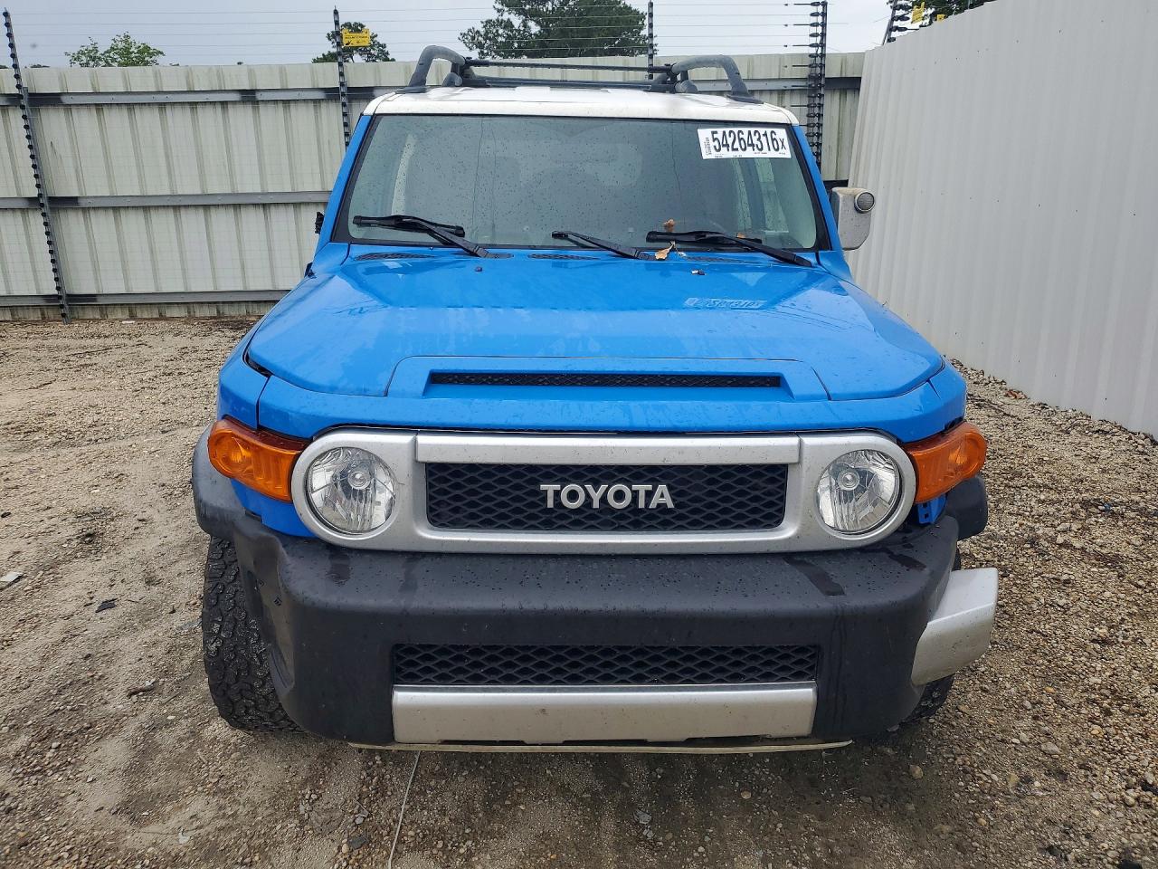 Toyota FJ Cruiser Base