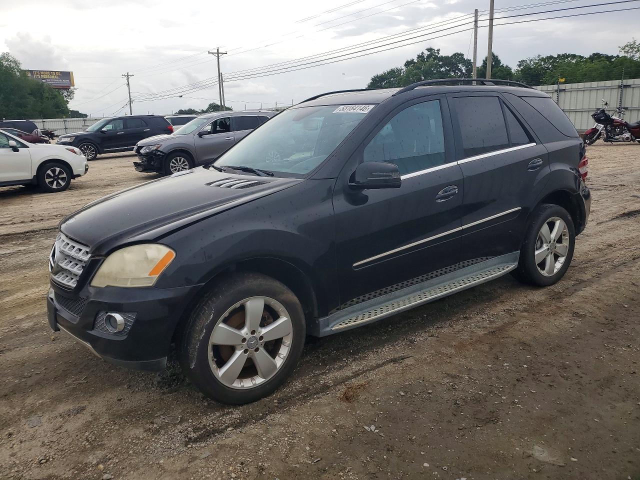 Salvage Mercedes-Benz M-Class Image