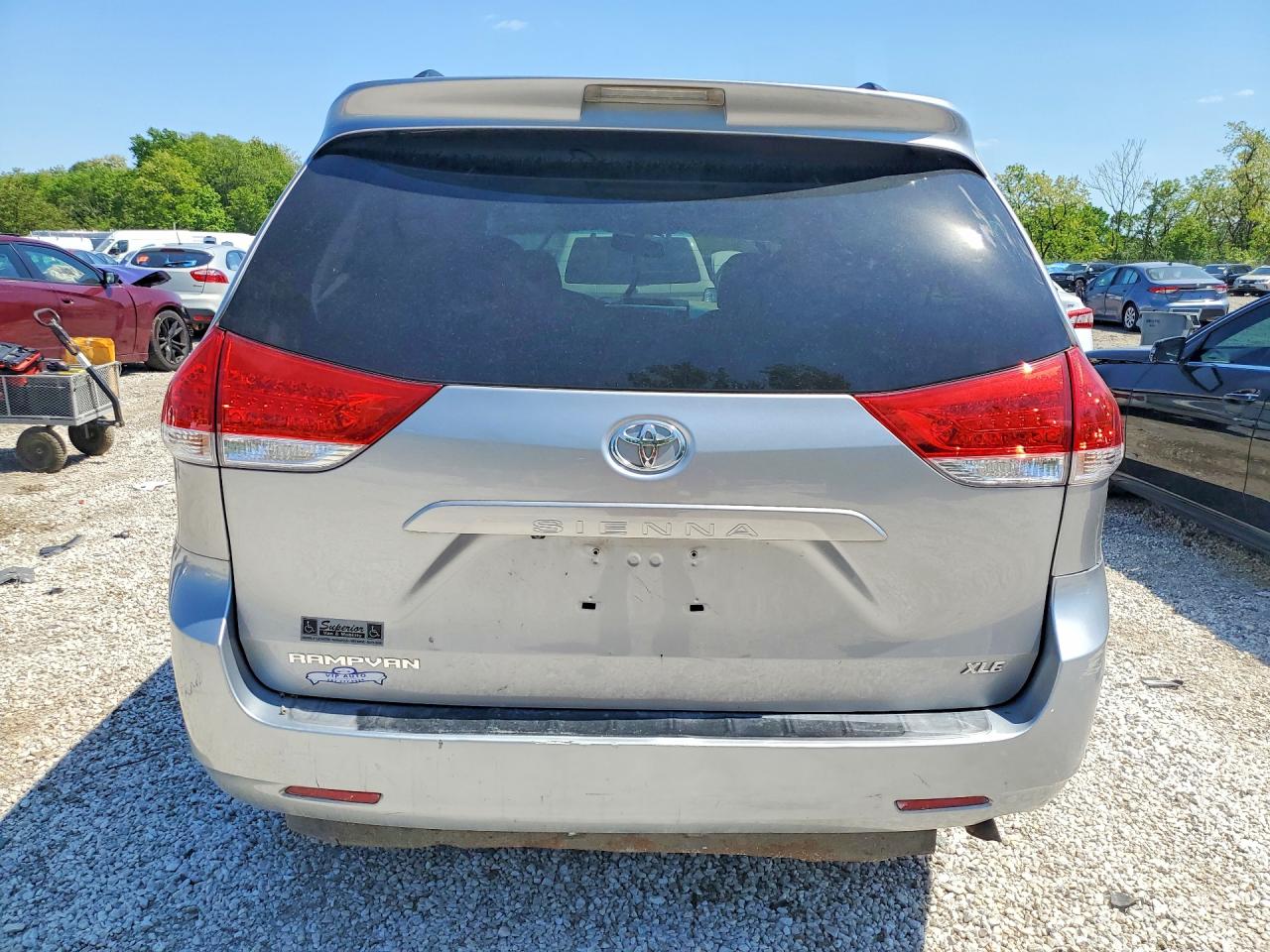 Toyota Sienna Xle 8-passenger