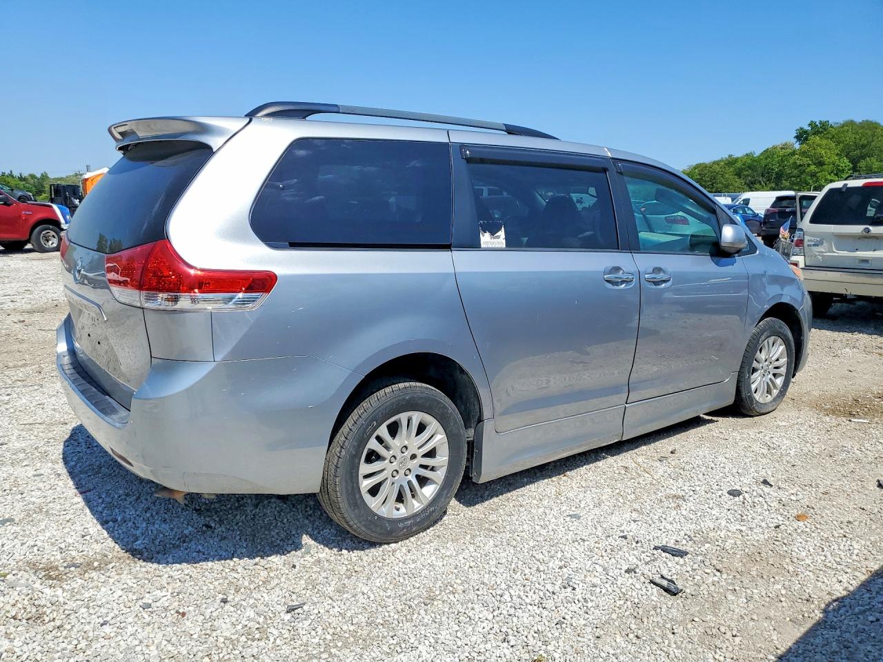 Toyota Sienna Xle 8-passenger