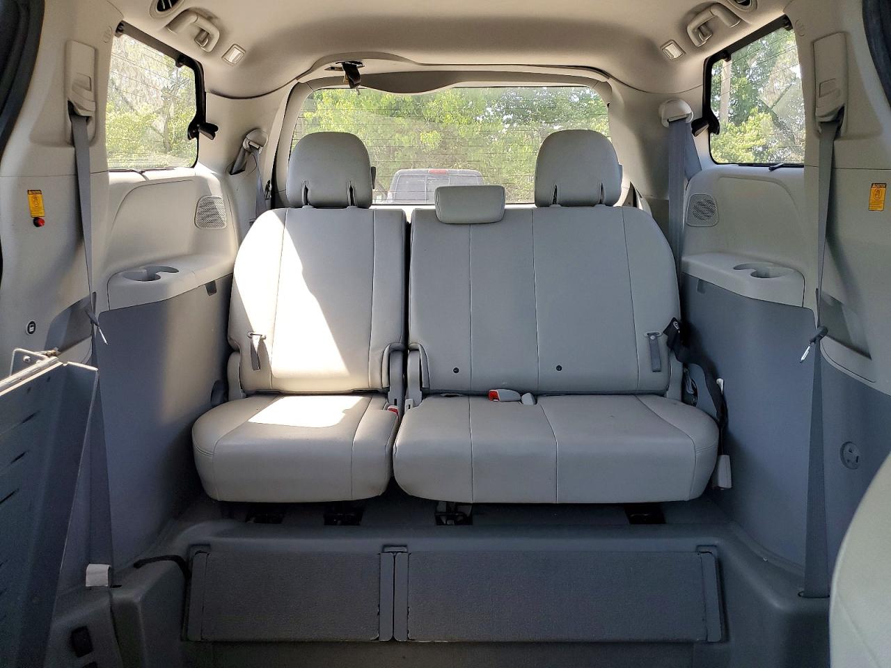 Toyota Sienna Xle 8-passenger