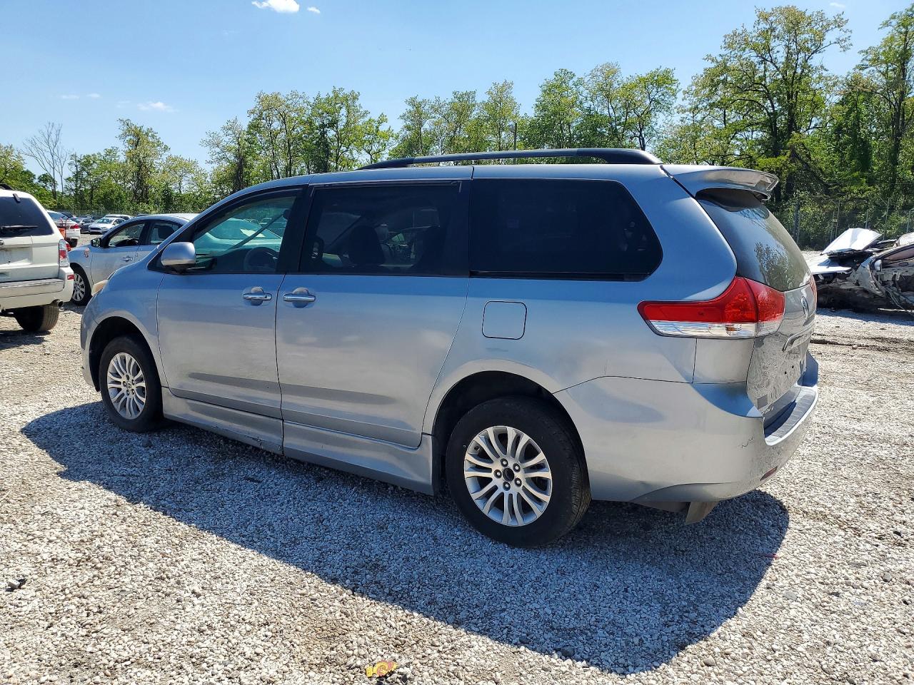 Toyota Sienna Xle 8-passenger