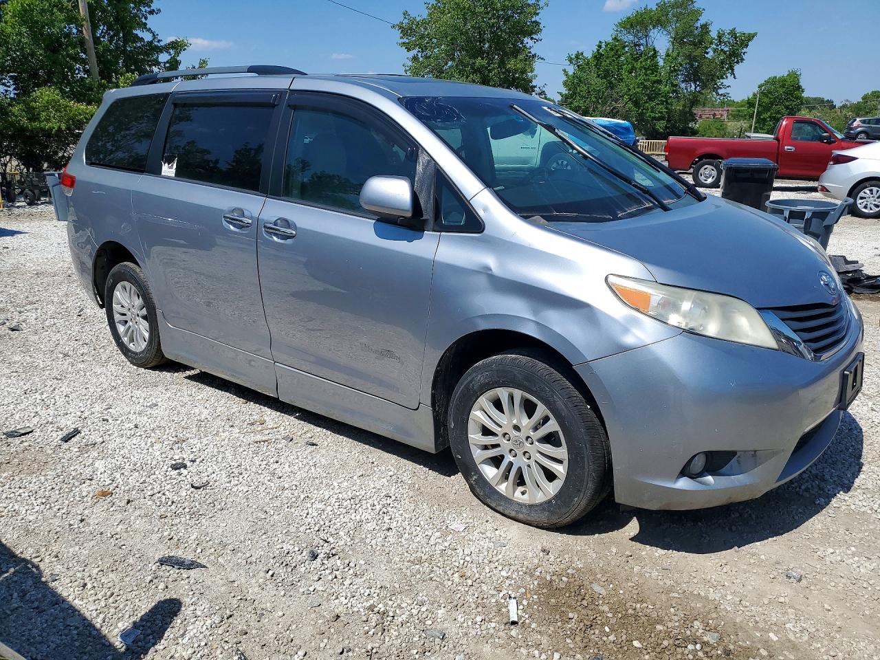Toyota Sienna Xle 8-passenger