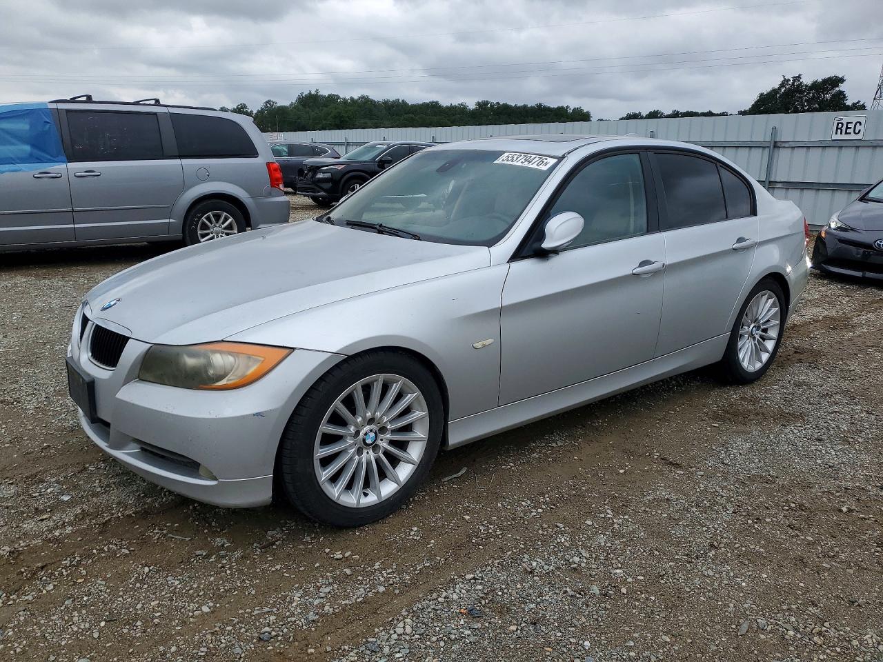 Salvage BMW 3 Series Image