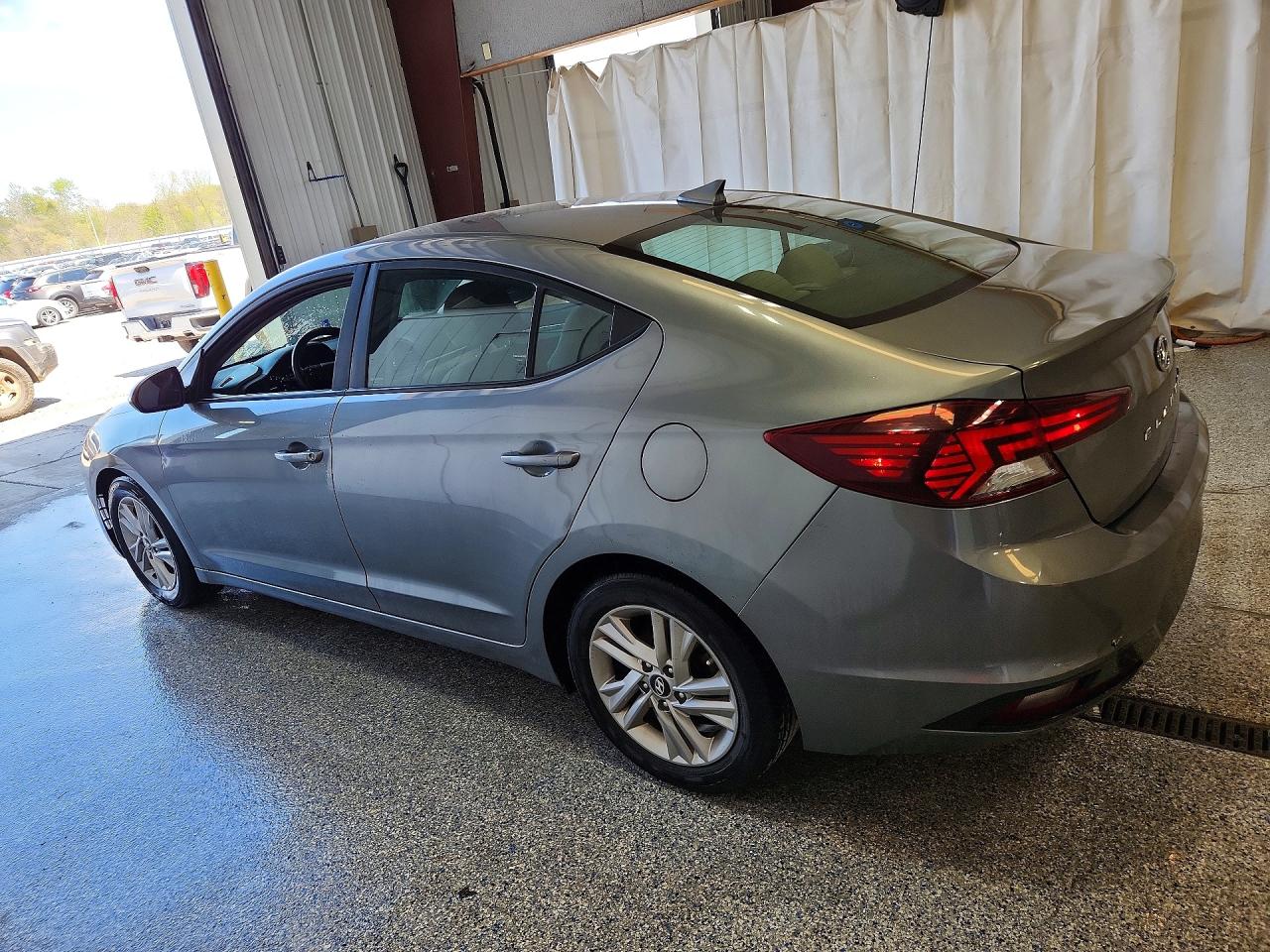 Hyundai ELANTRA Sel