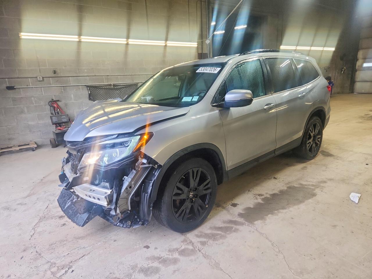 Salvage Honda Pilot Image