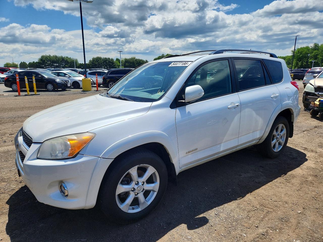 Salvage Toyota RAV4 Image